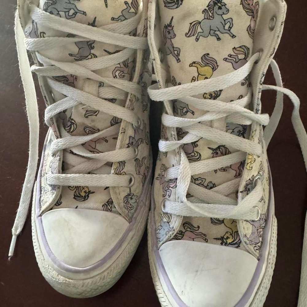Converse girls‎ unicorn shoes size 4